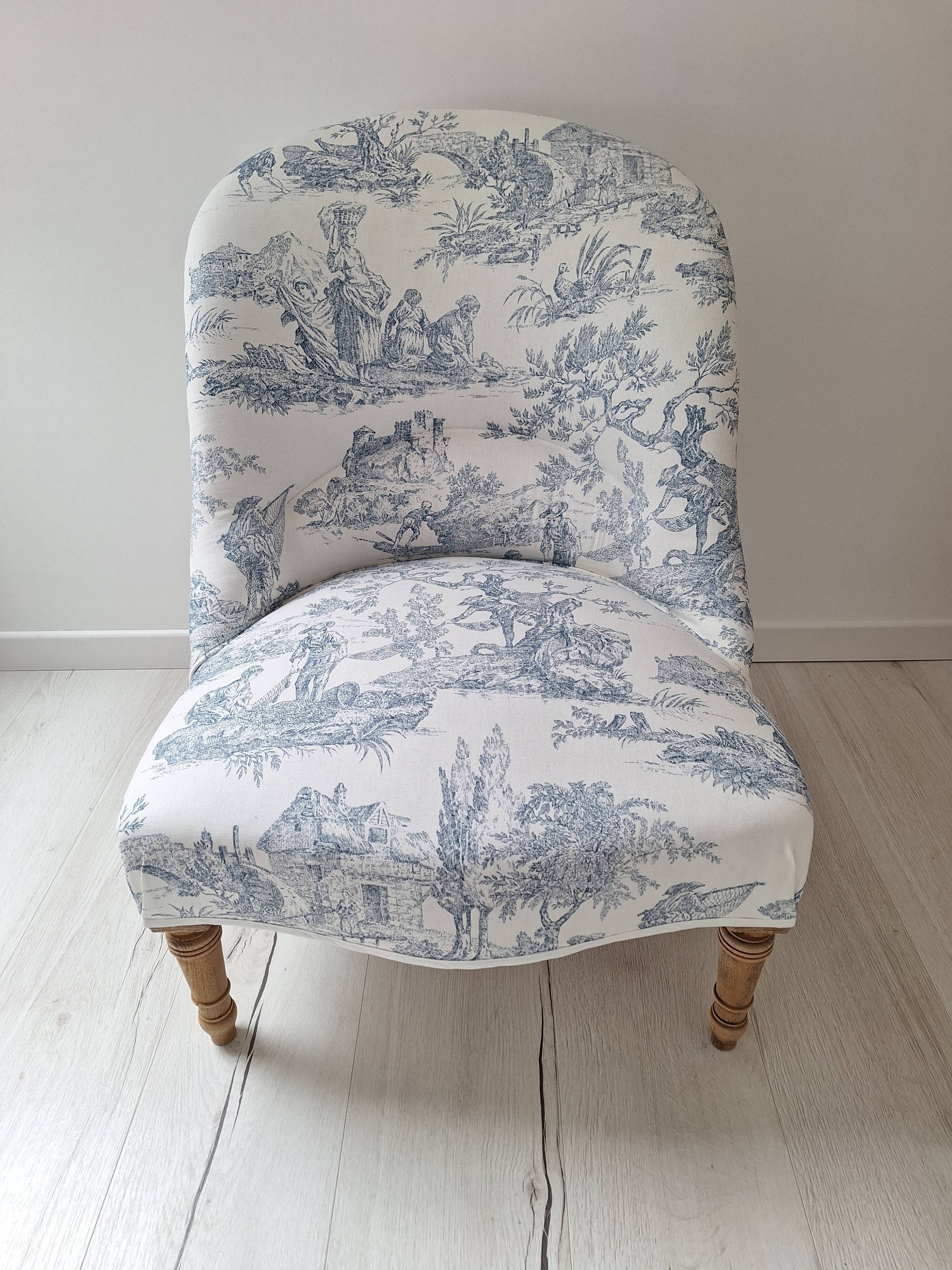 Blue toile de Jouy toad armchair