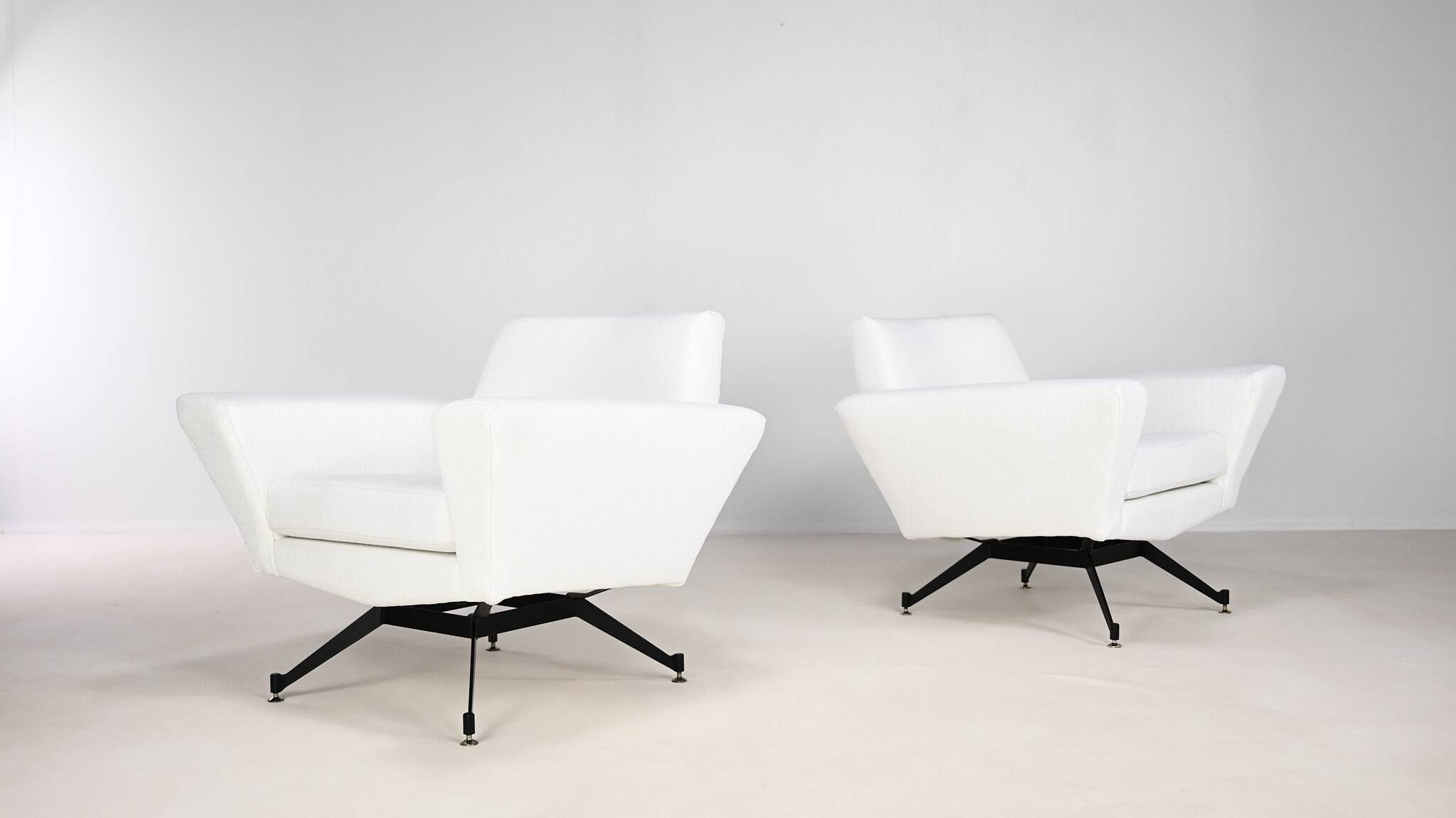 Studio Tecnico APA, Pair of Armchairs Model M530 for Lenzi. Italy C.1950