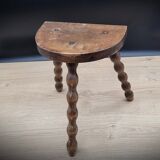 Half-round tripod stool feet balls