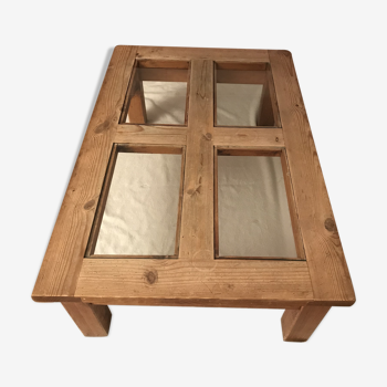 Table basse en bois et verre