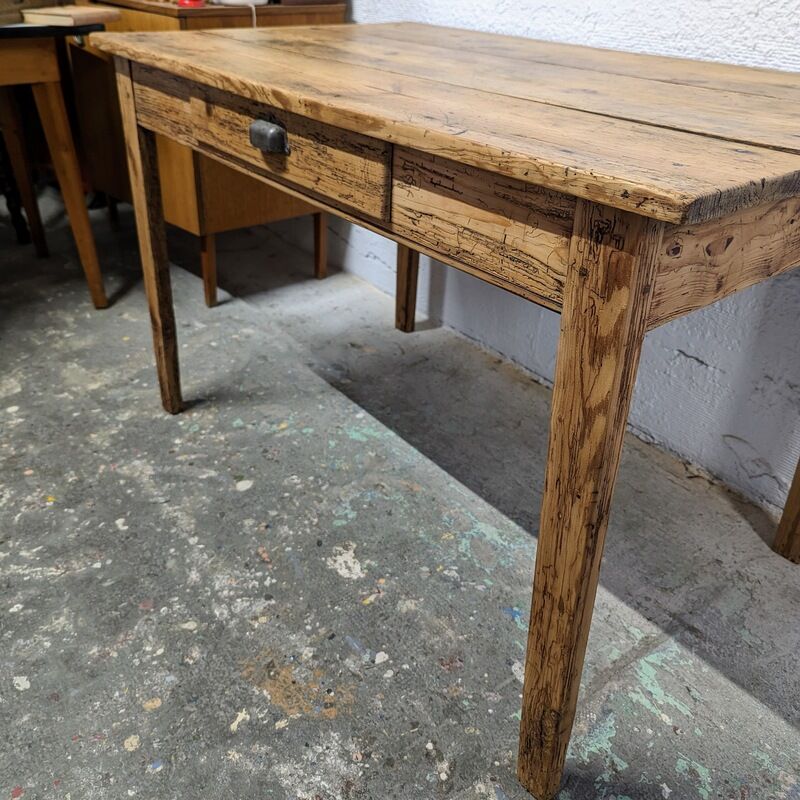 Farmhouse table