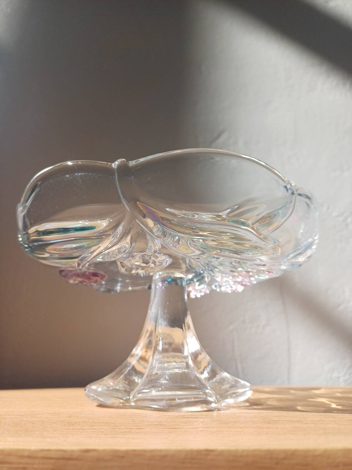 Bol sur pied en verre Mikasa avec tulipes roses et bleues