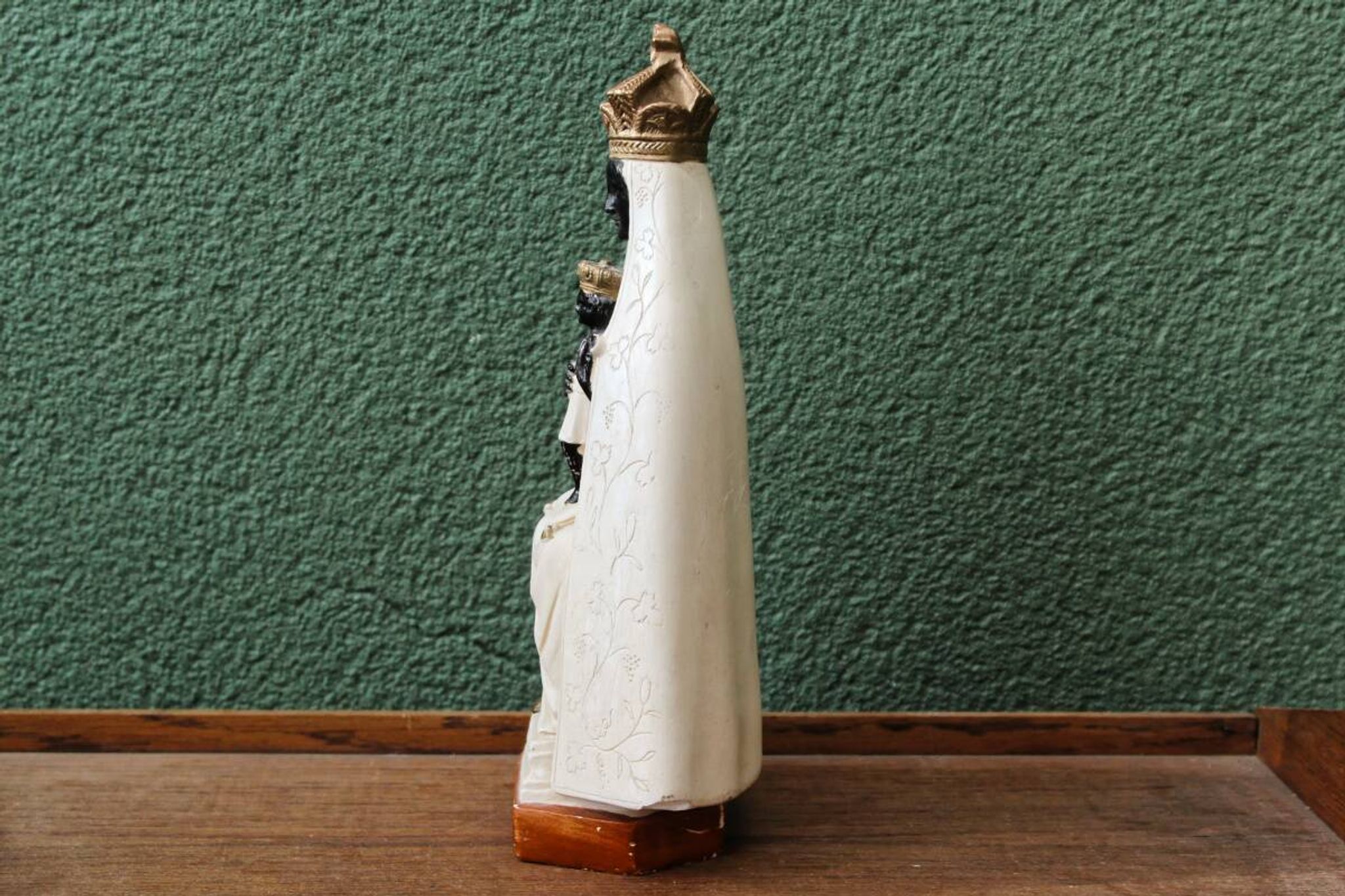 Vierge à l'enfant en plâtre, Notre Dame de Liesse, signé Bacci