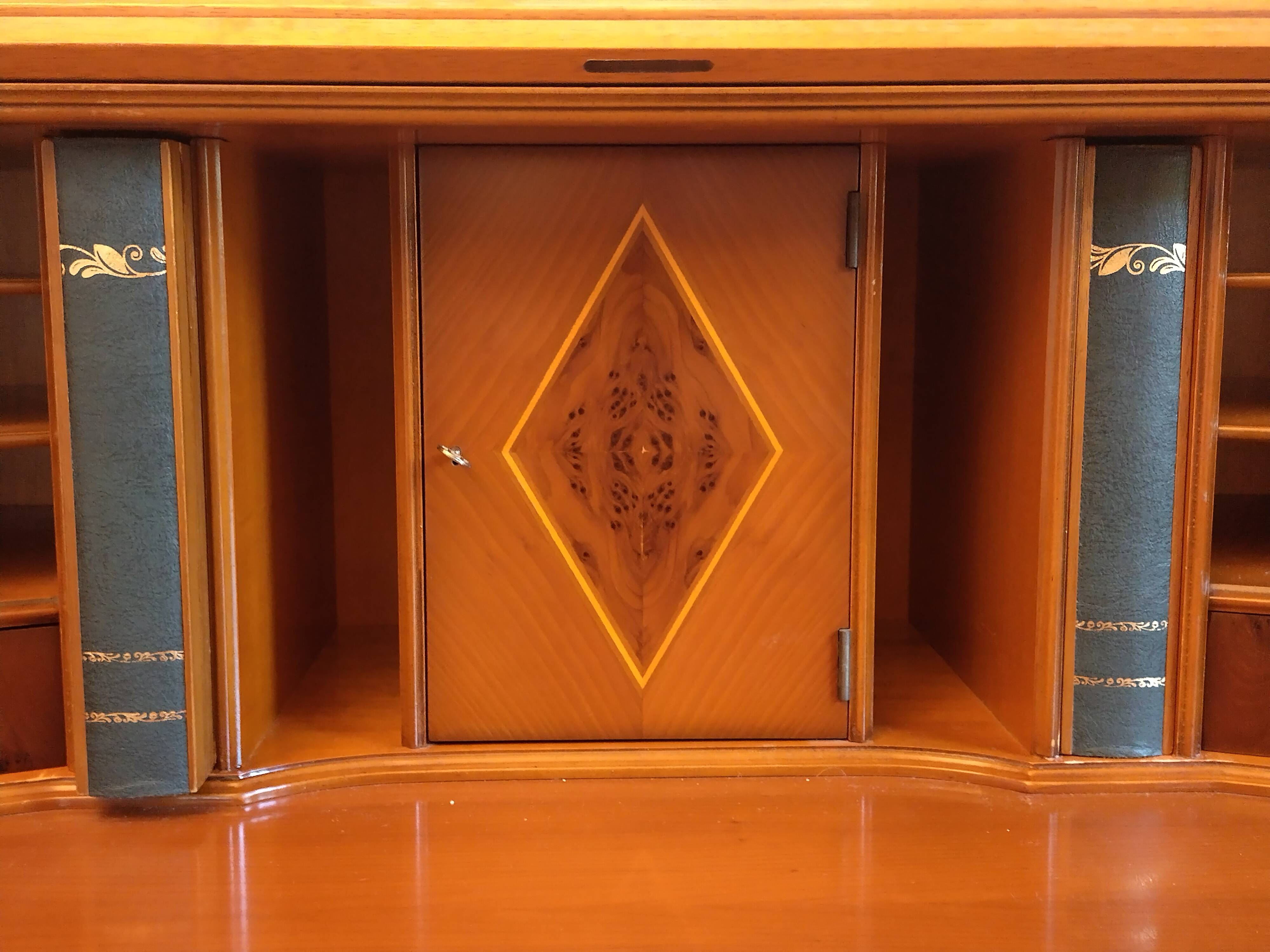 Secrétaire en cerisier avec marqueterie par Heldense Exclusive