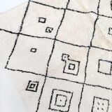 Berber carpet Beni Ouarain with black diamonds 296x187cm