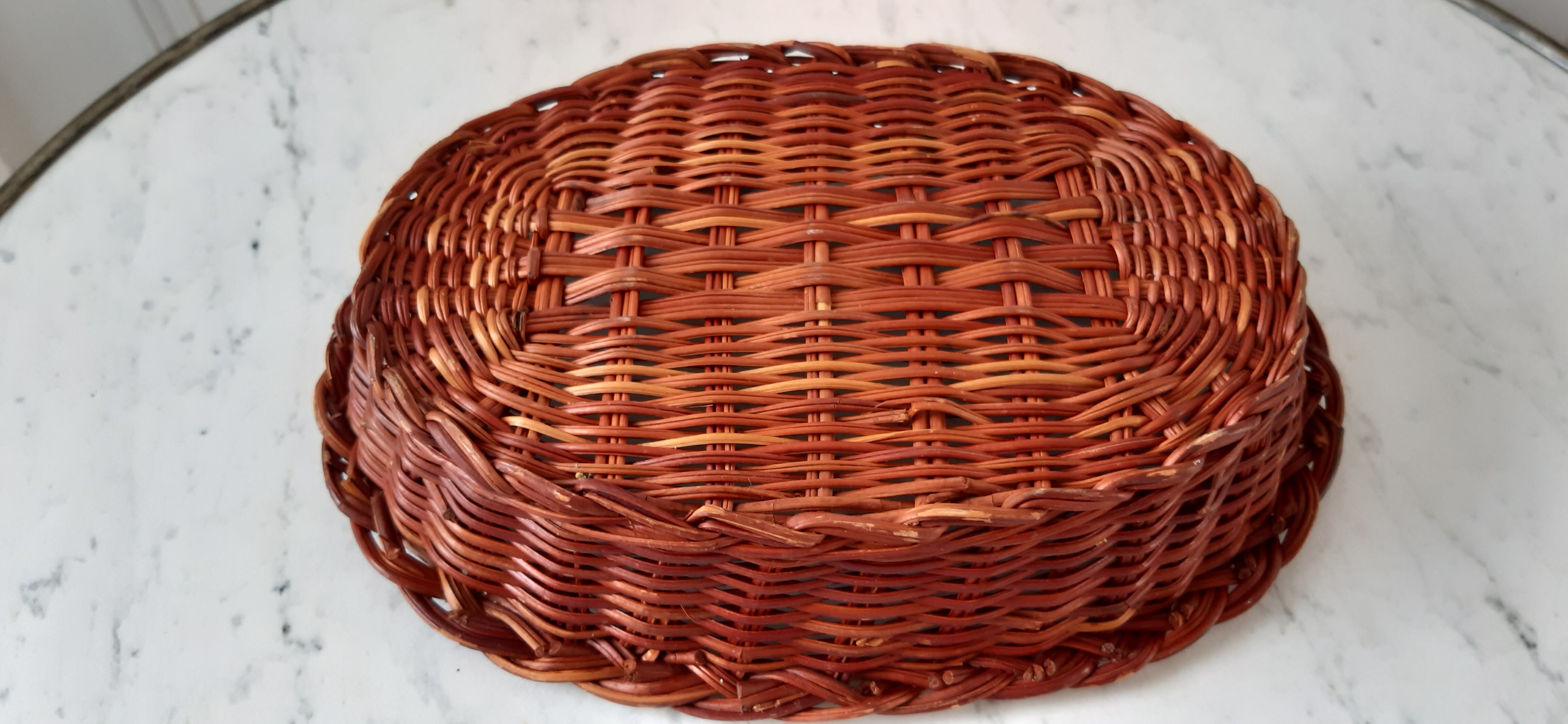 70s wicker basket / basket