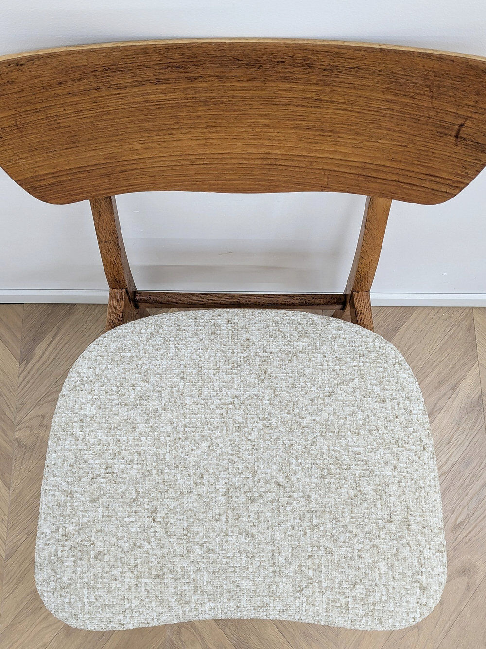 2 Scandinavian chairs