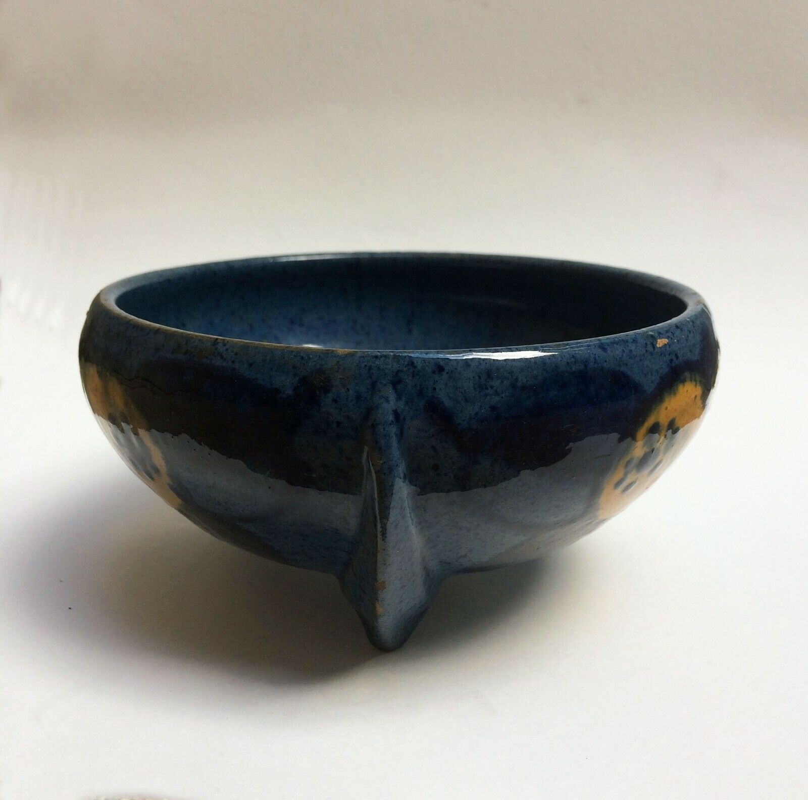 Art deco ceramic cut from the early 20th century
