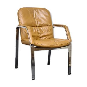 Chaise empilable en cuir vintage