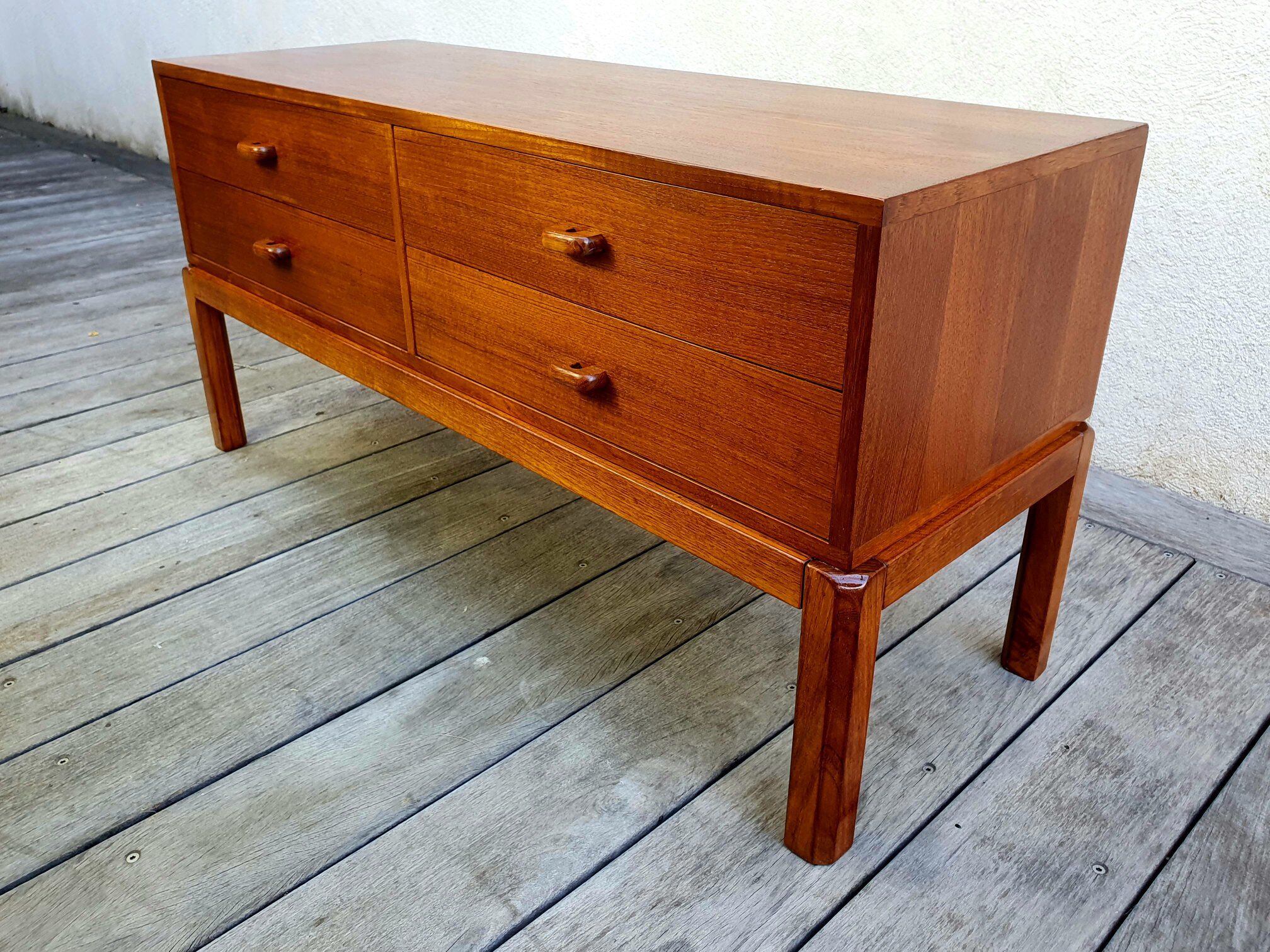 Danish bass dresser teck aksel kjersgaard odder