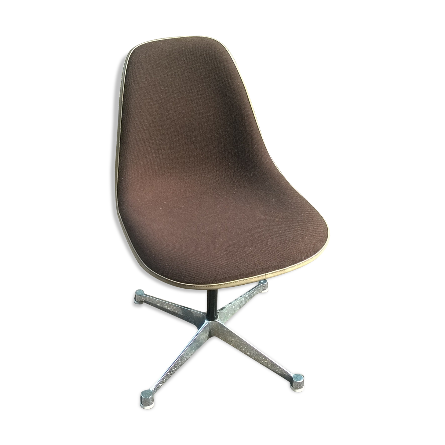 Office chair by Charles end Ray  for Herman Miller  Vitra