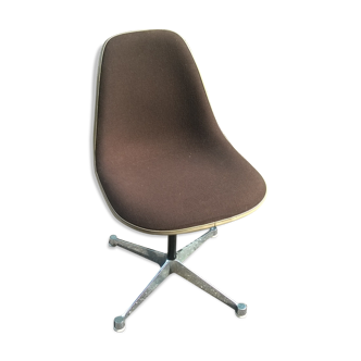Office chair by Charles end Ray  for Herman Miller  Vitra