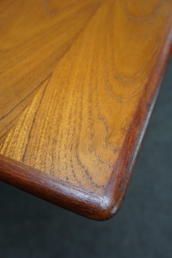 Set of 6 chairs and dining table Niels Otto Møller