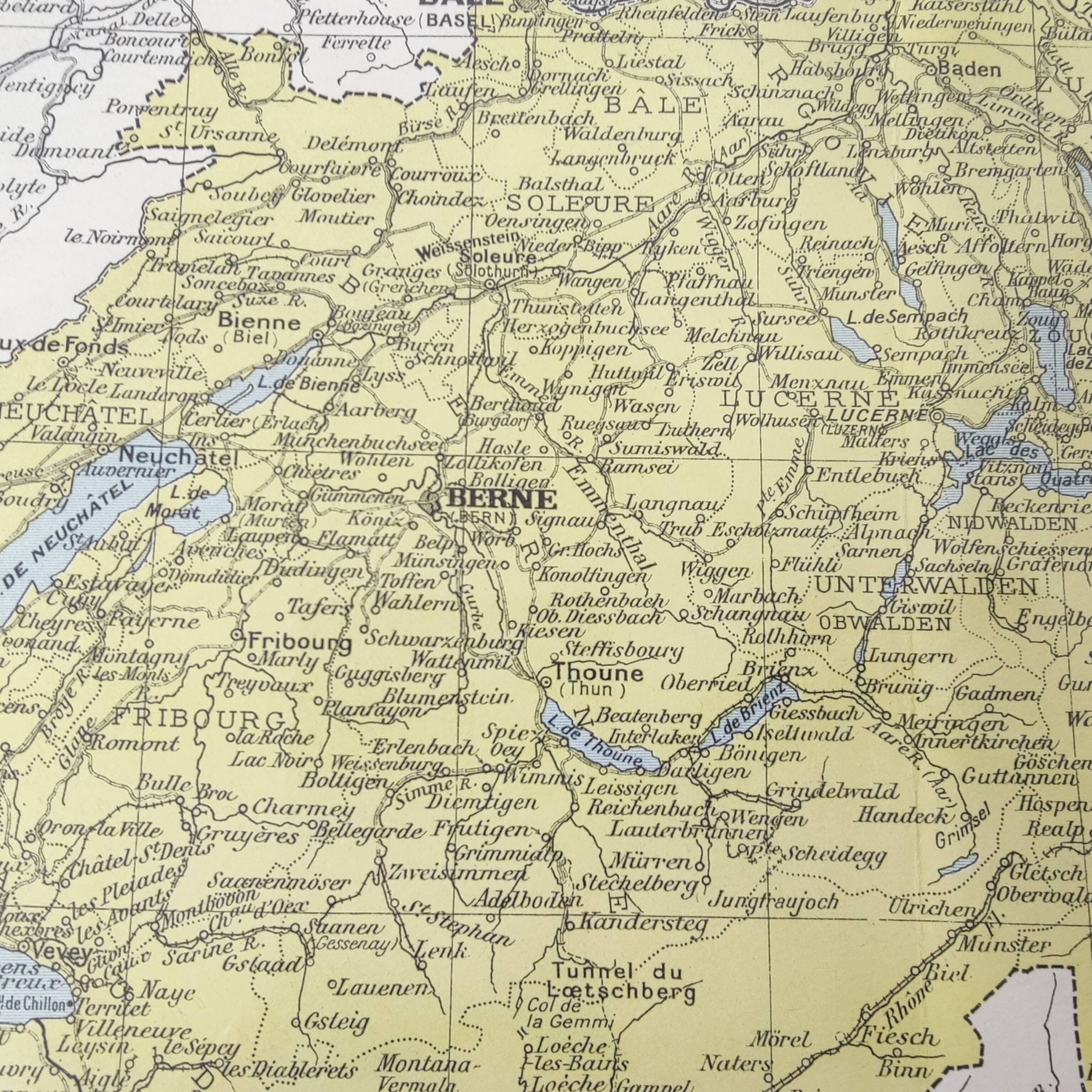 Vintage map of Switzerland in colour 43x43cm from 1950.
