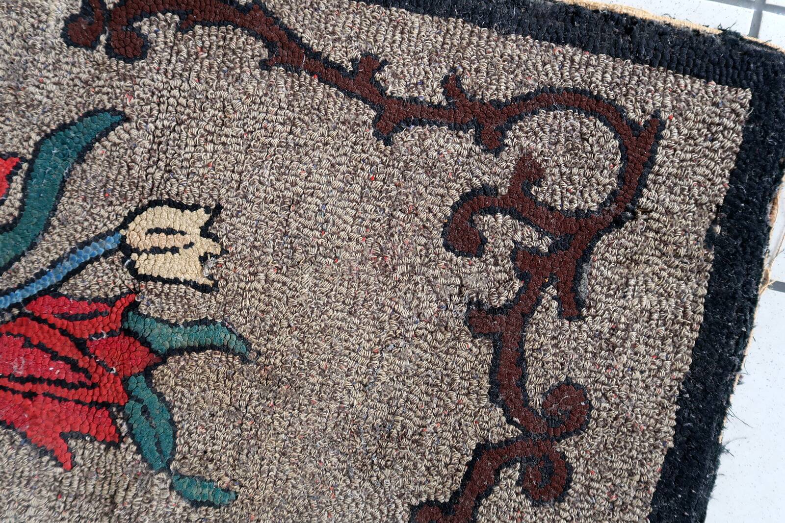 Tapis Hooked antique américain – 63 x 101 cm – Motif floral - 1C977