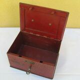Key box - rock - moiré red