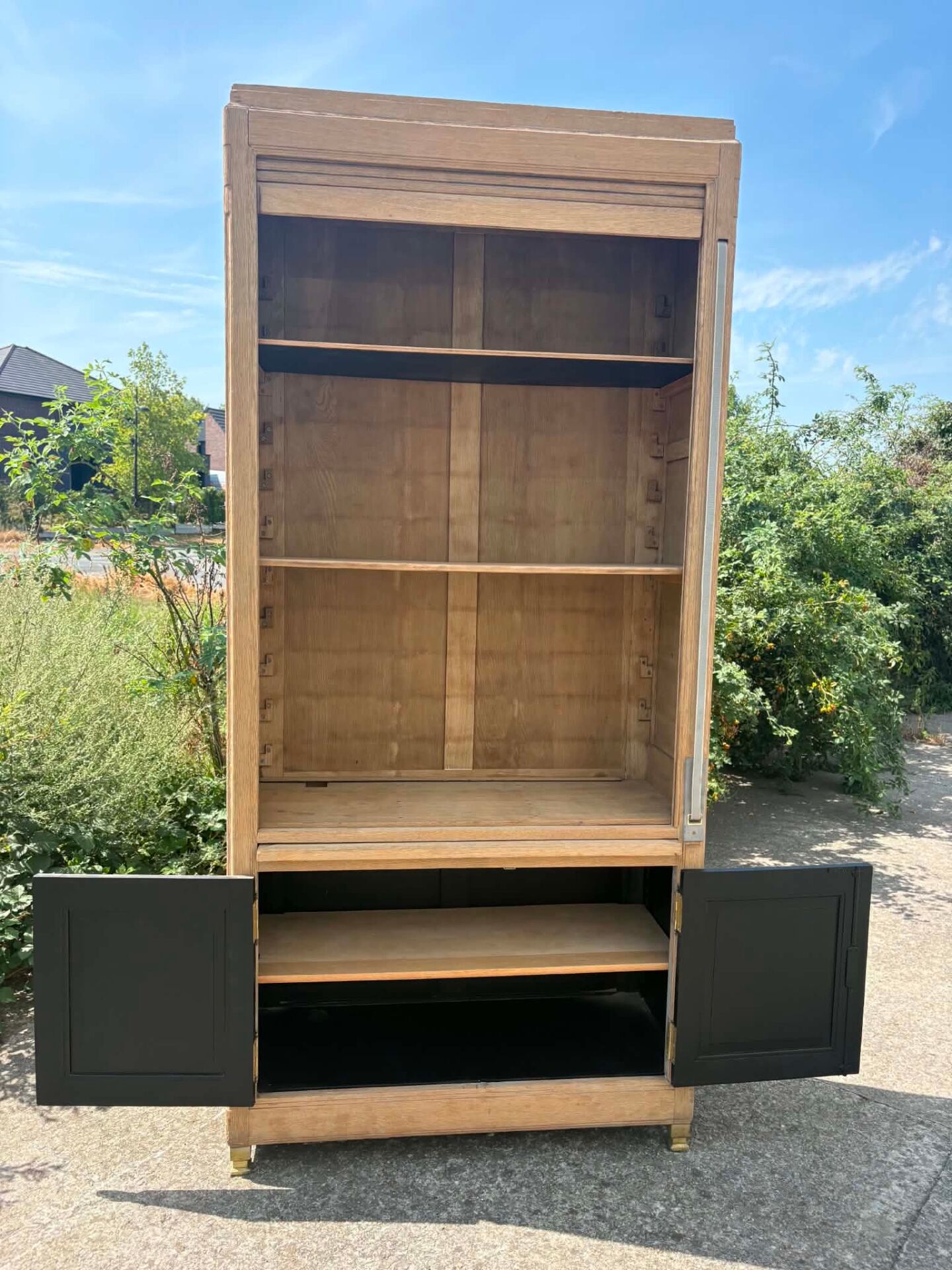 Shuttered oak furniture – Vintage & authentic