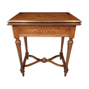 Table à jeux portefeuille style