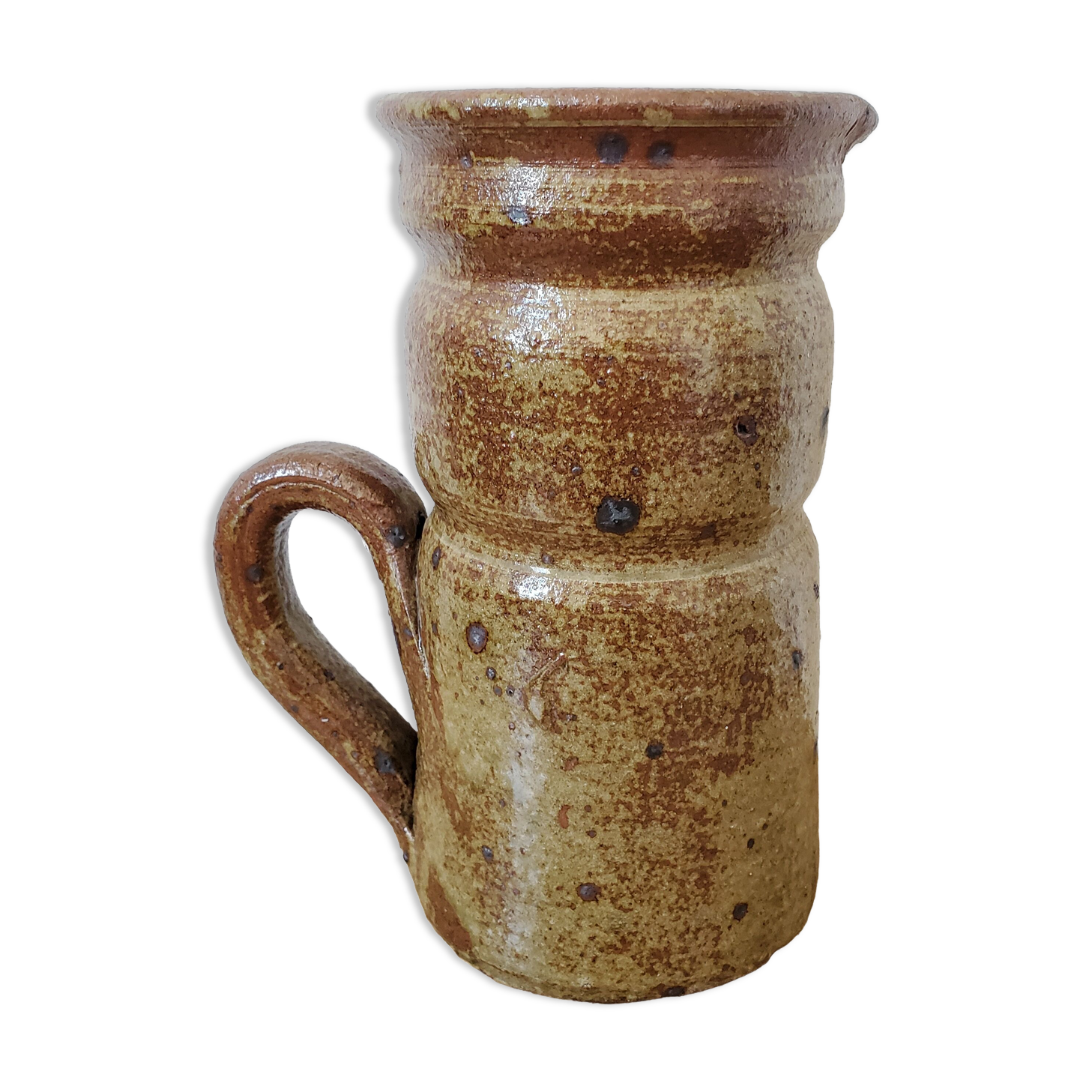 Pitcher vase in sandstone pyrity
