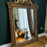Miroir doré en bois