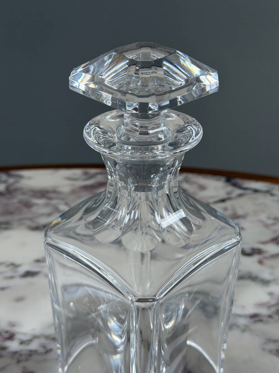 Paire de carafes en cristal de Baccarat, XXe Siècle