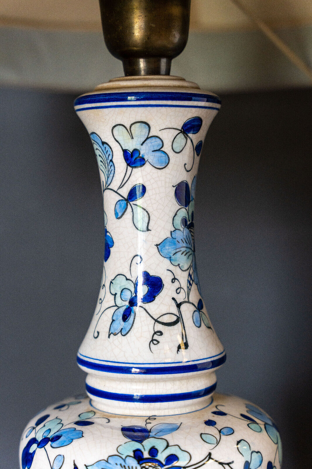 Blue and white ceramic lamp Floral decoration XXth Velvet lampshade