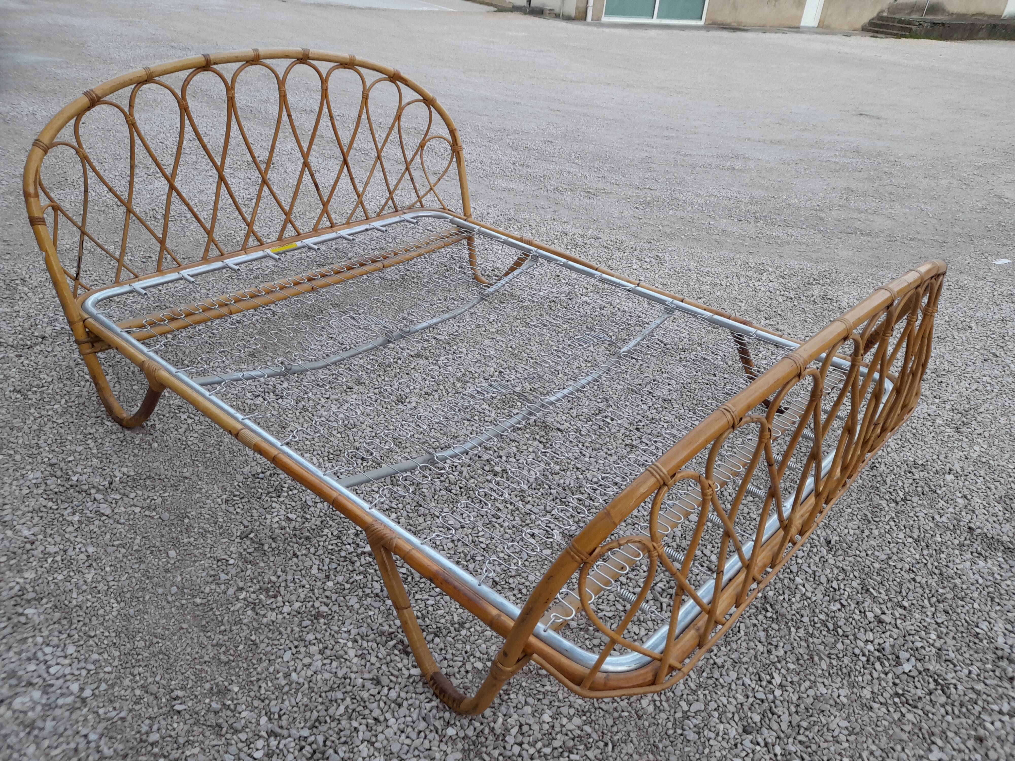 Rattan basket bed year 50