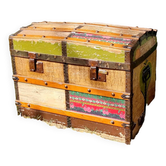 Malle bois décor patchwork vintage