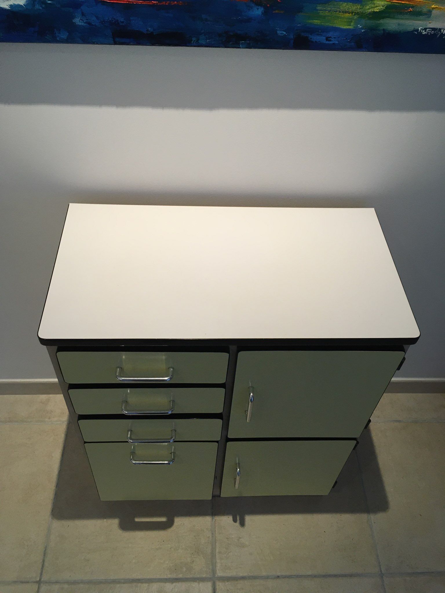 Formica kitchen buffet pale yellow