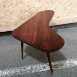 Boomerang tripod table