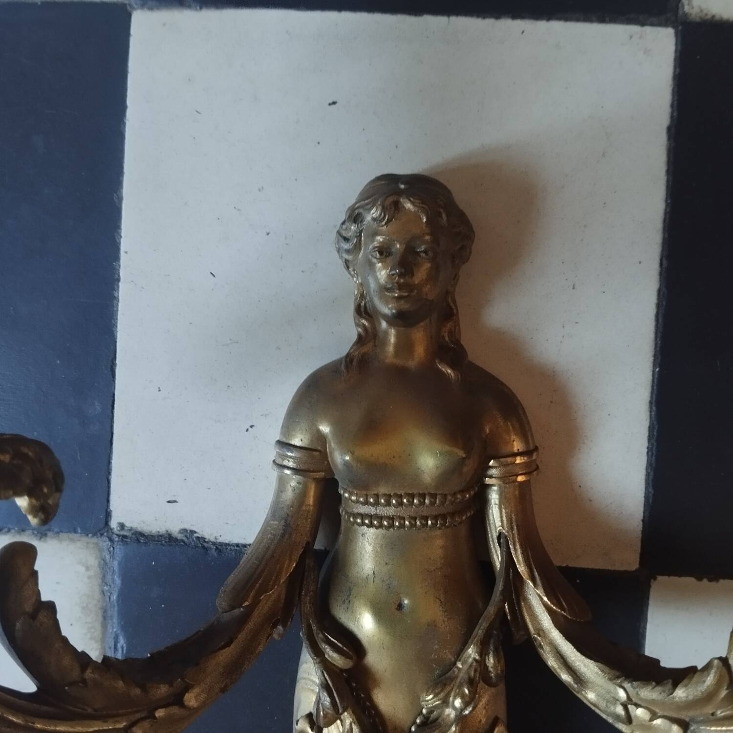 Paire d'appliques cariatides bronze doré