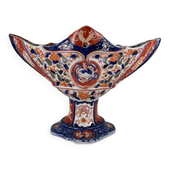 Imari porcelain cup: Japanese work circa 1900