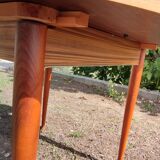 Vintage extendable round table