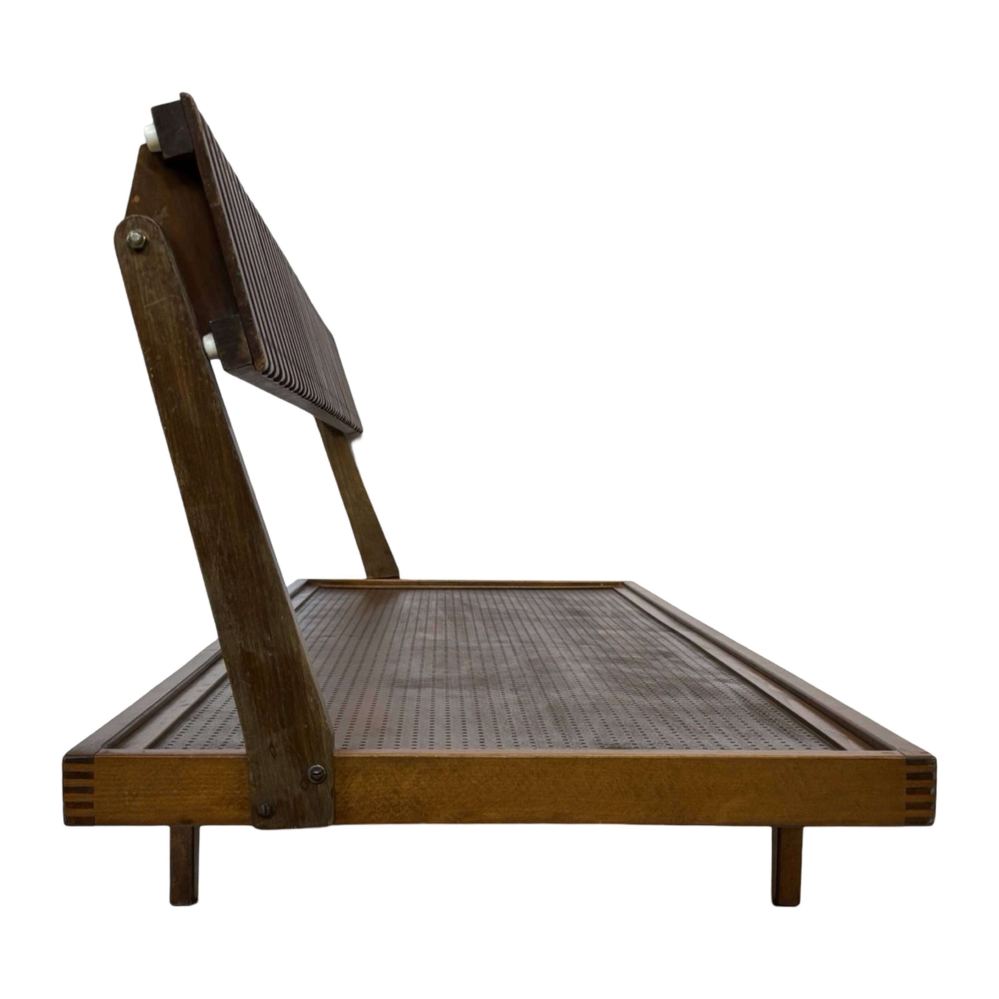 Mid-century daybed with removable backrest in oak 50's design