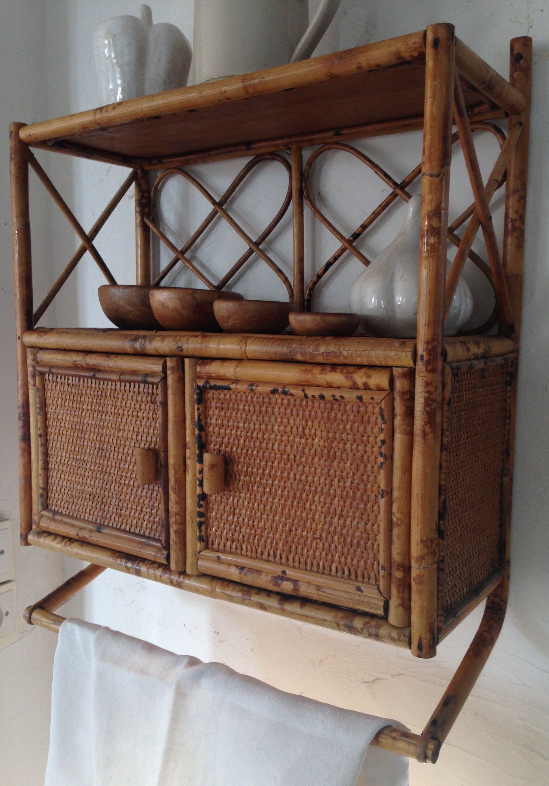 Shelf wall vintage rattan