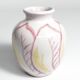 Vase en céramique moderne scandinave avec des feuilles rouges et jaunes, Alingsås Keramik 1947