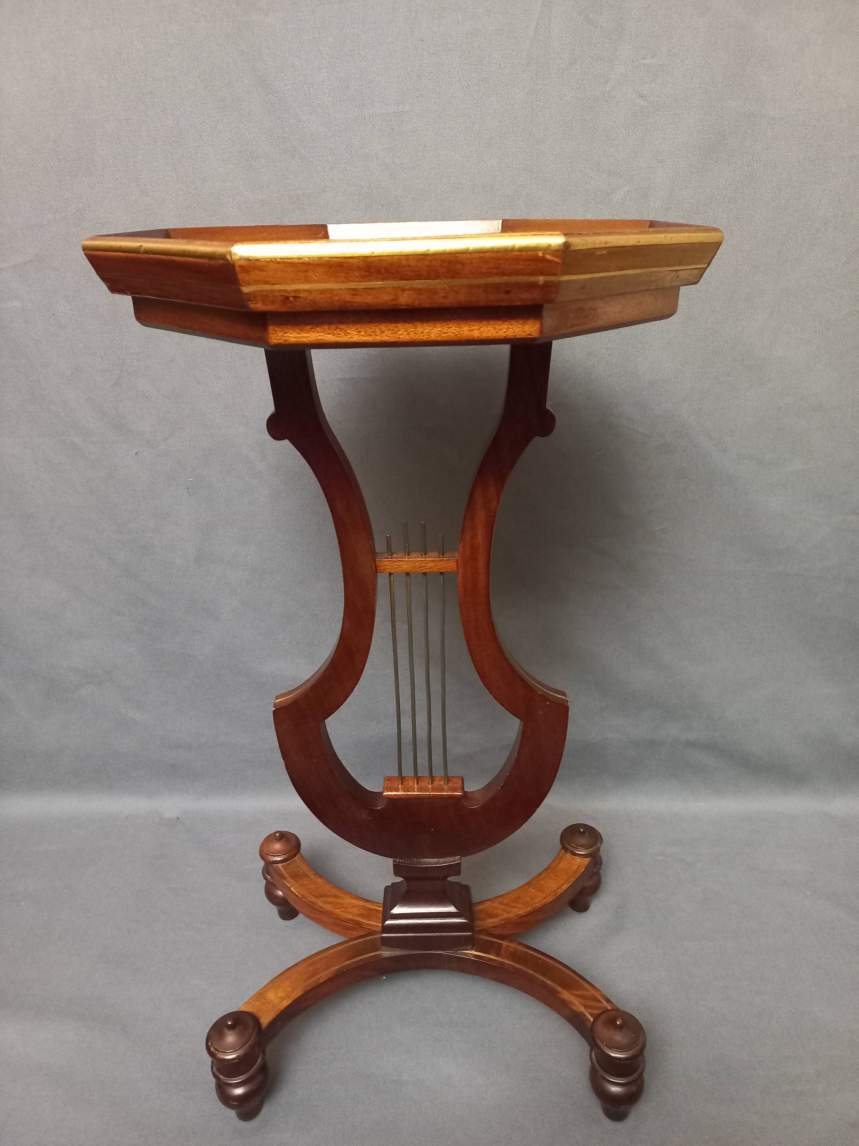 Small Lyre guéridon table, 19th century.