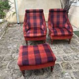 Set of two armchairs and its velvet checkerboard pouf
