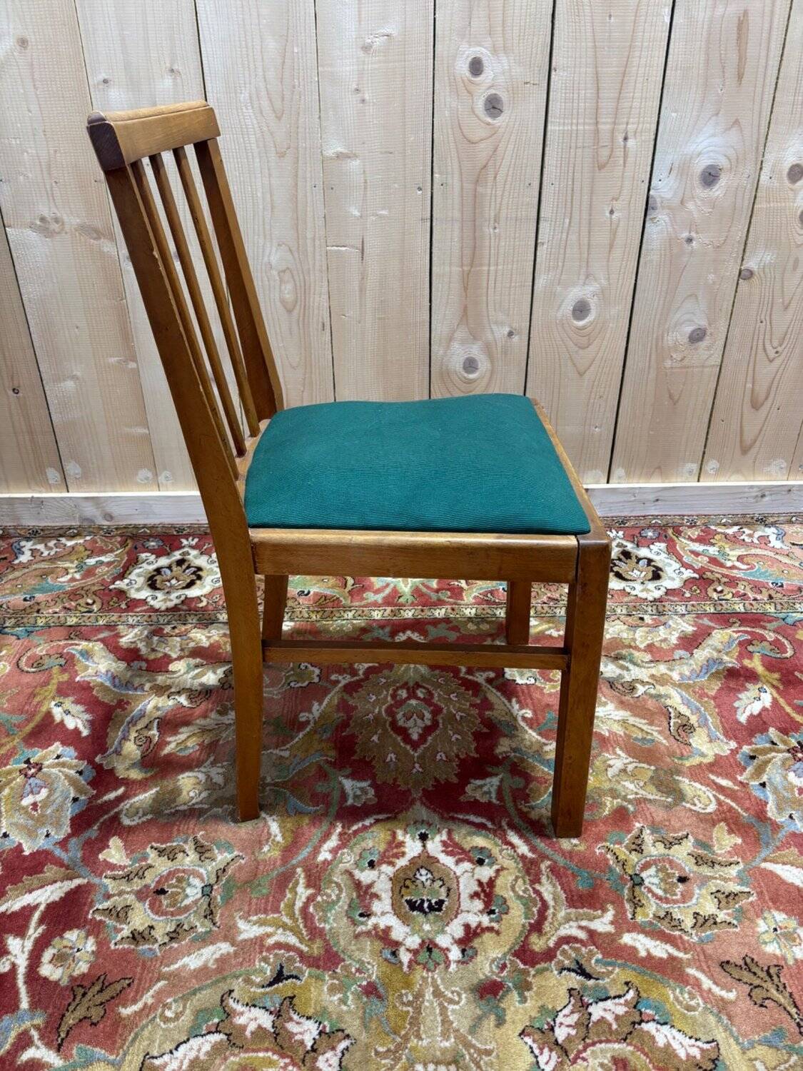 Set of 6 1950s beech chairs.