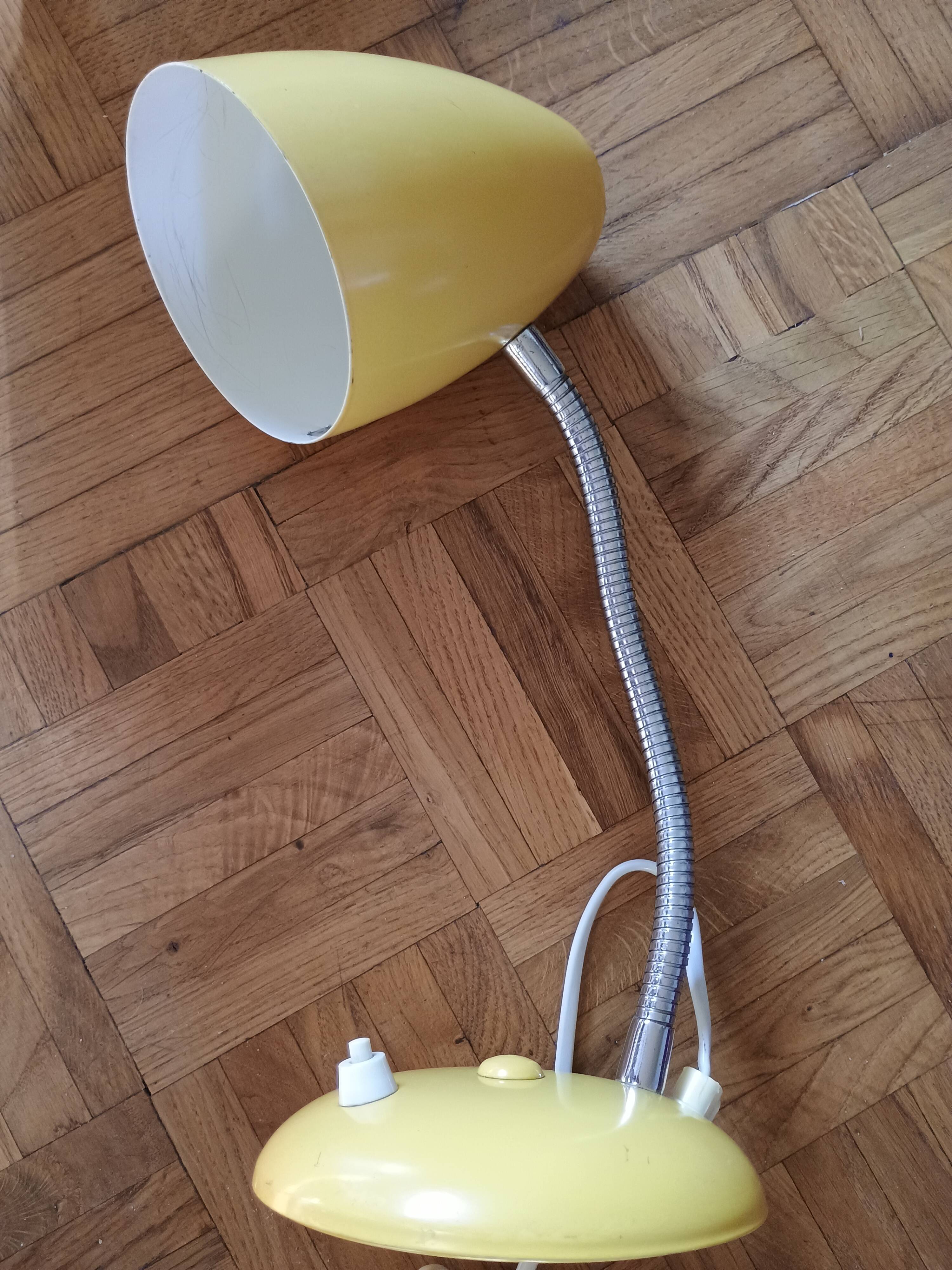 VINTAGE DESK LAMP - Yellow metal movable steel arm