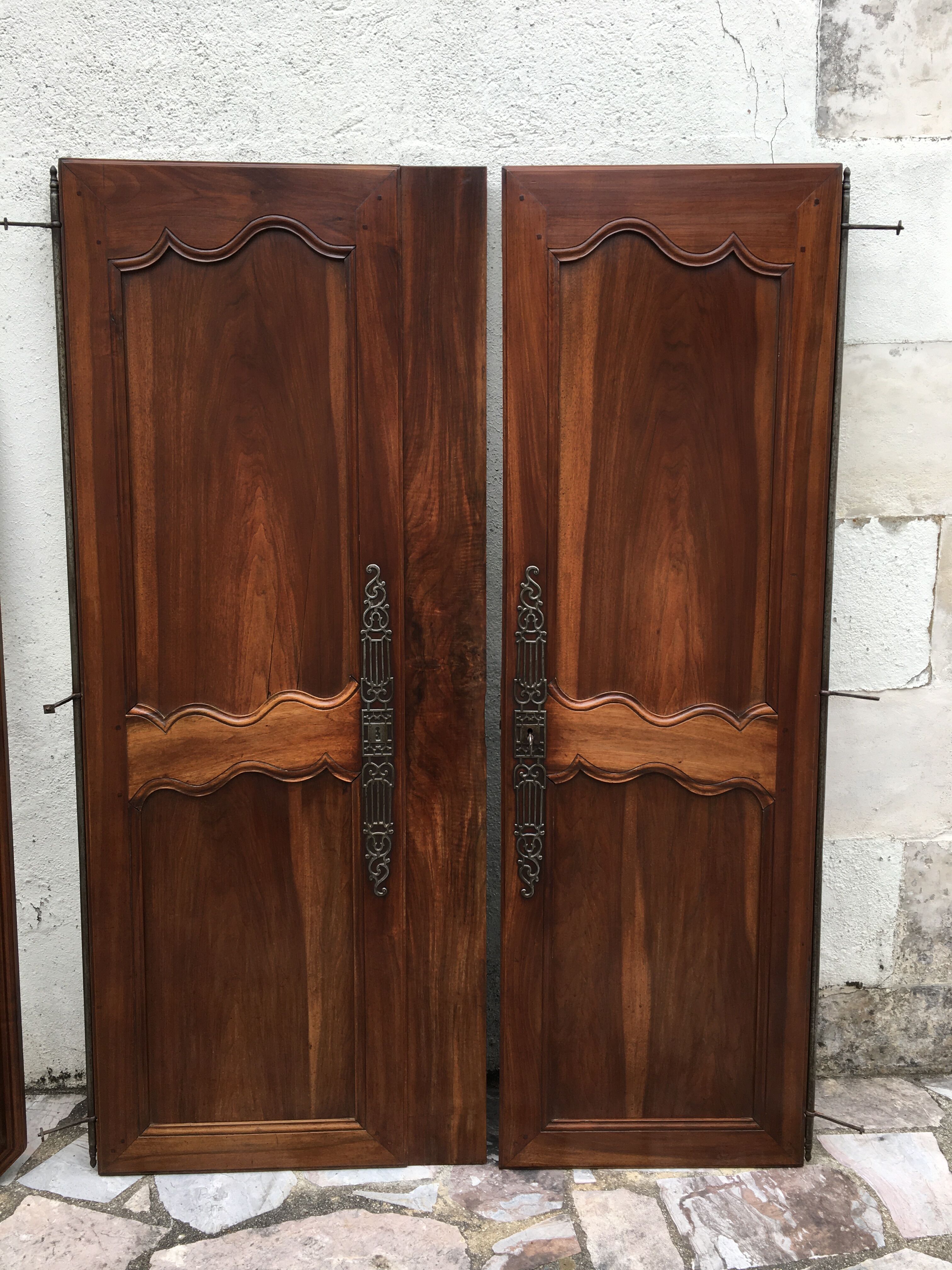 Wardrobe Louis XV Poitou from XIXth in walnut