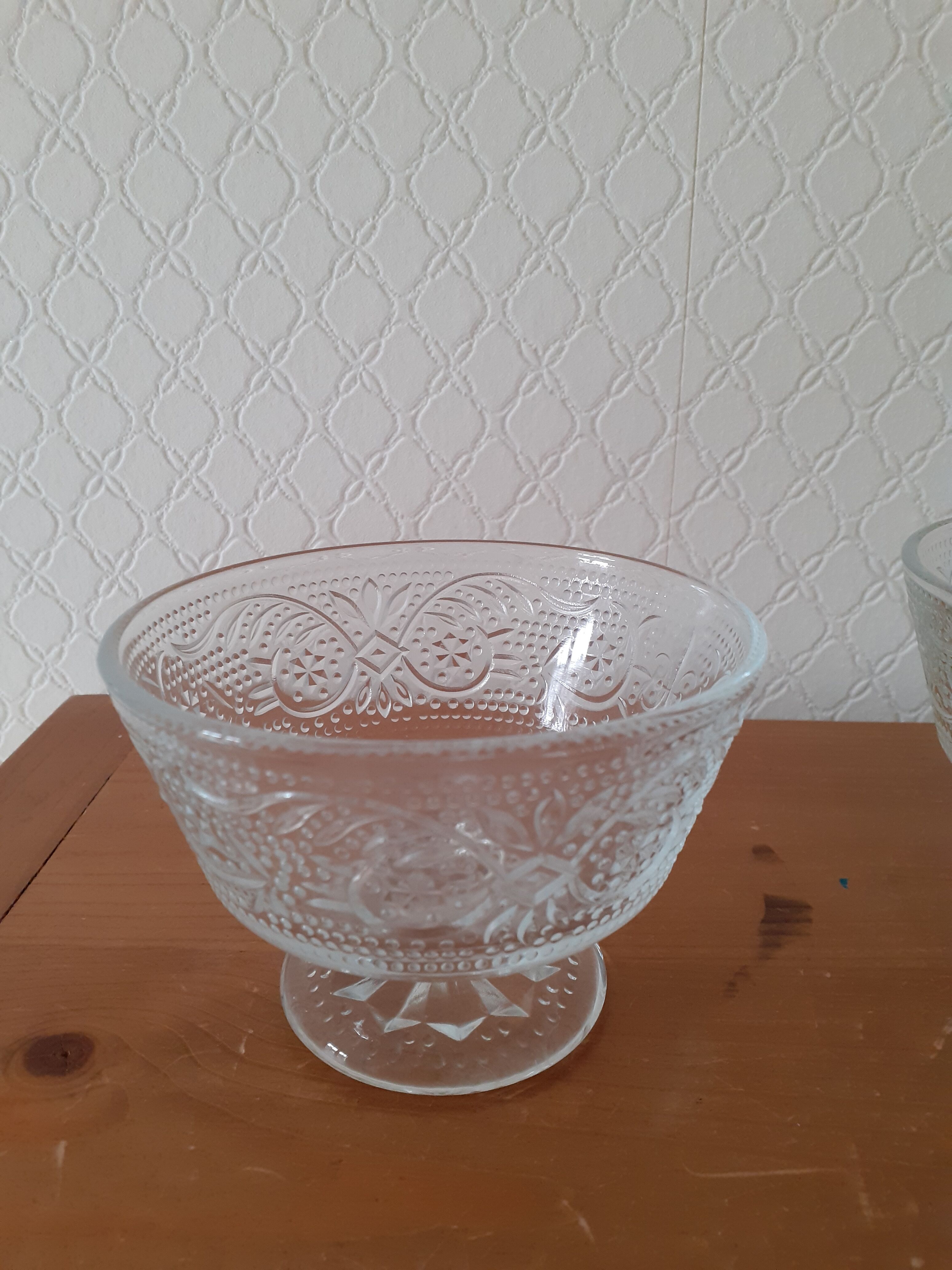 Set of 11 ice cream or fruit salad cups