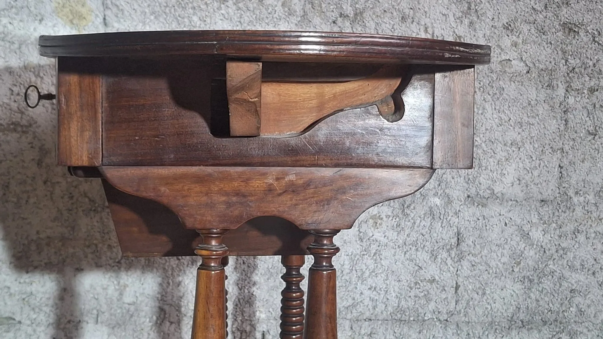 Table de couture victorienne anglaise à abattants, XIXe siècle