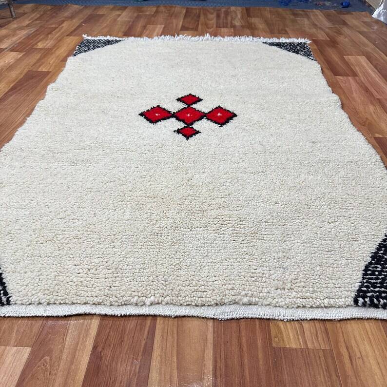 Moroccan Berber decorated rug 200cm x 300cm