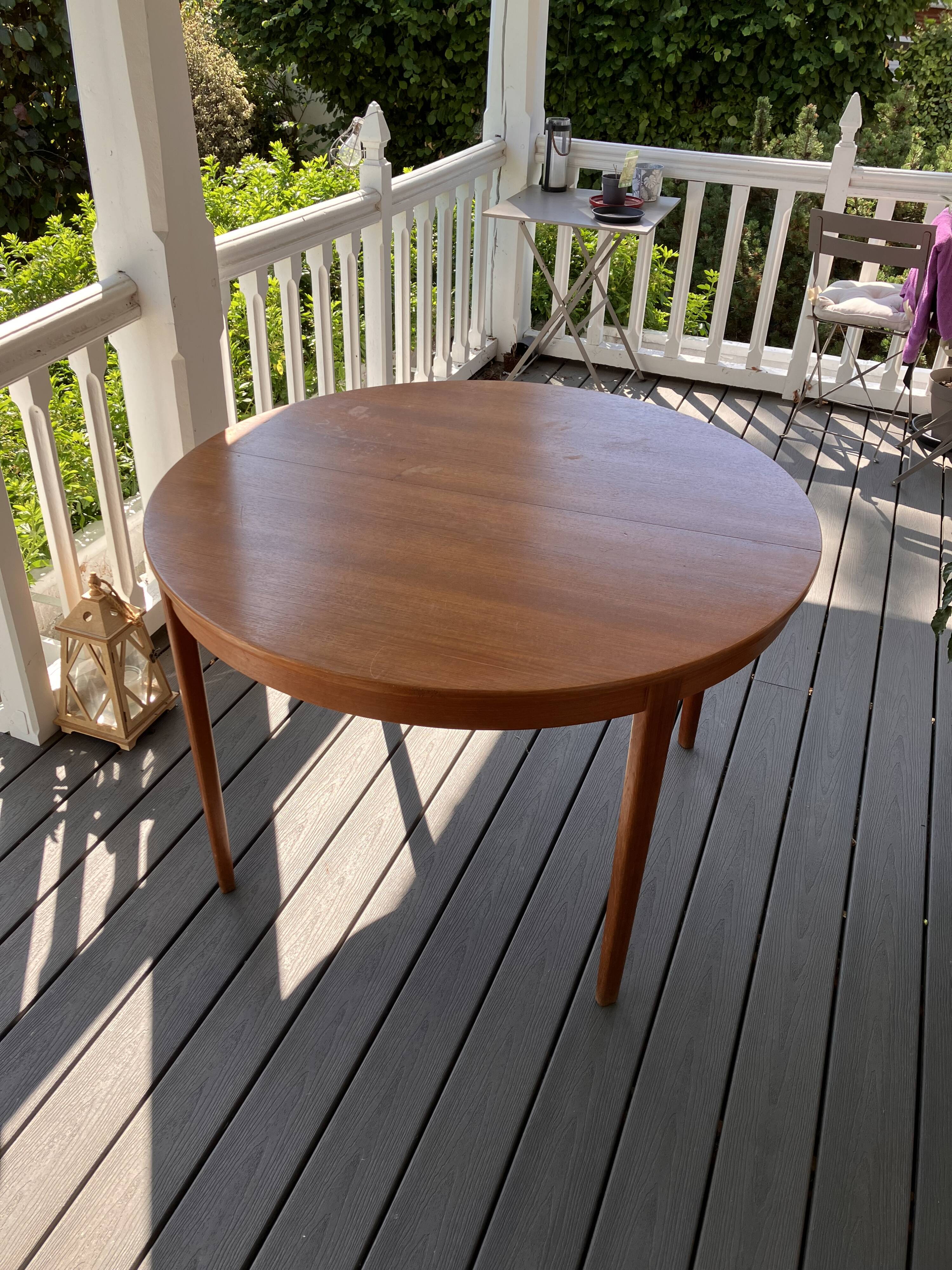 Extendable round teak table by Bertil Fridhagen for Bodafors