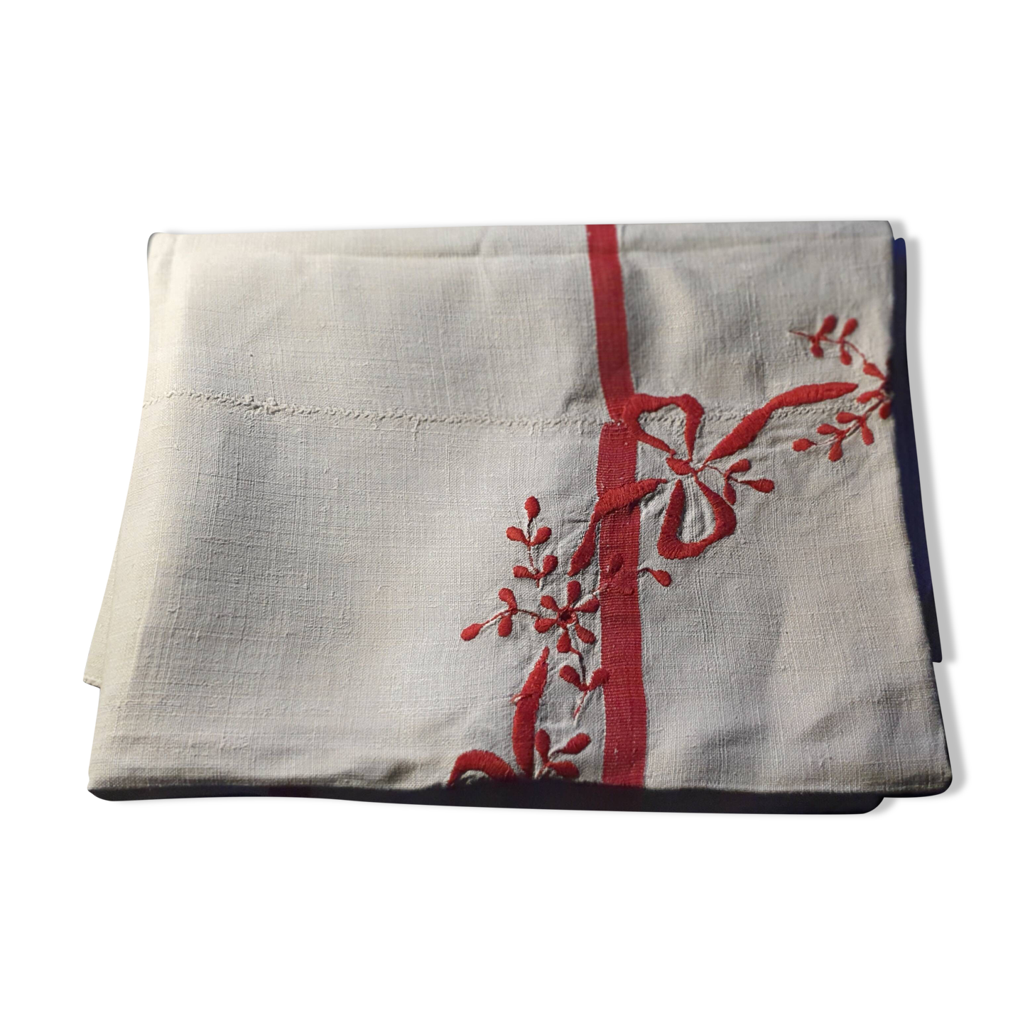 Antique tablecloth embroidered in kelsch