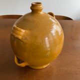 Oil jar called “conscience” in glazed terracotta