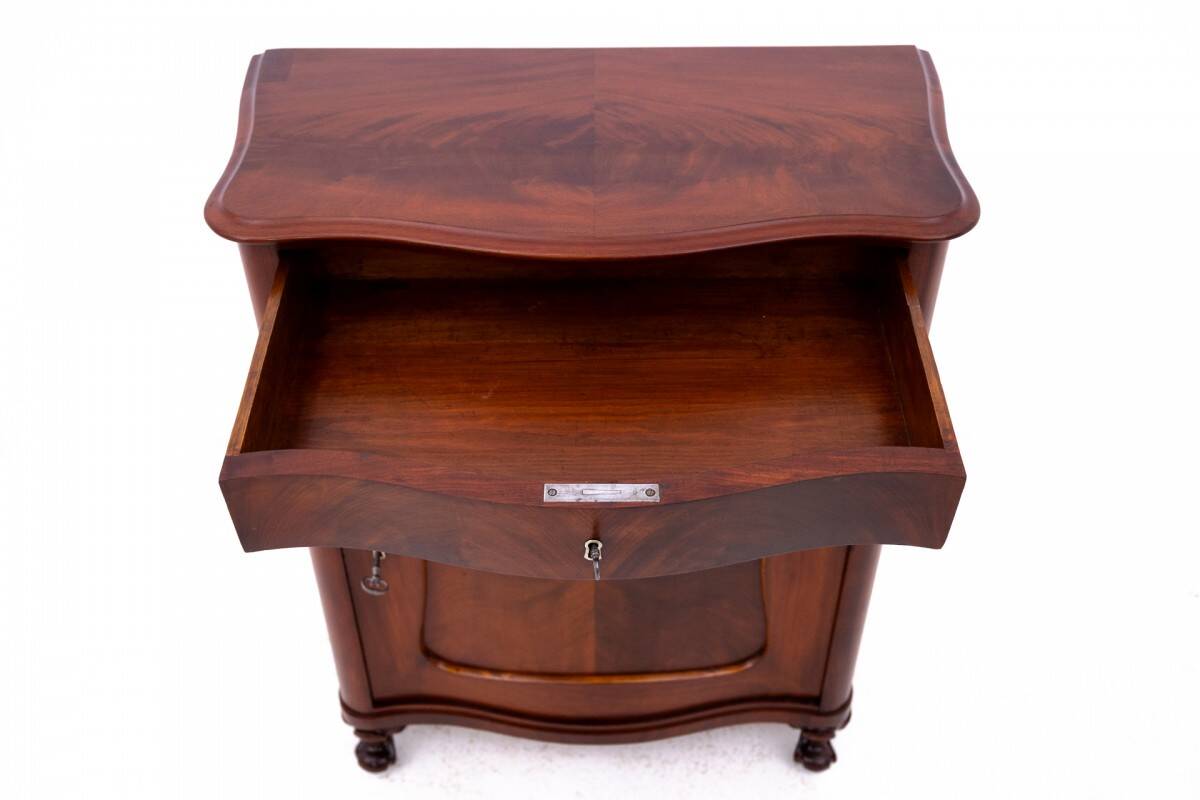 Commode en acajou, fin du XIXe siècle, Europe du Nord.