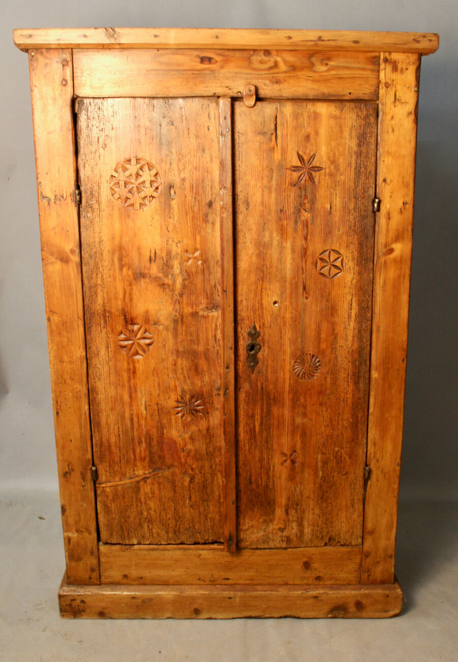 Wardrobe pantry savoyard