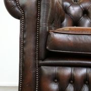 English Chesterfield 2.5 seater sofa in dark brown flamed cowhide leather